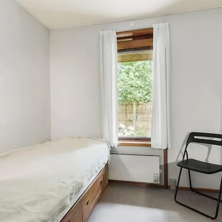 בית נופש 4 Bedroom Awesome In