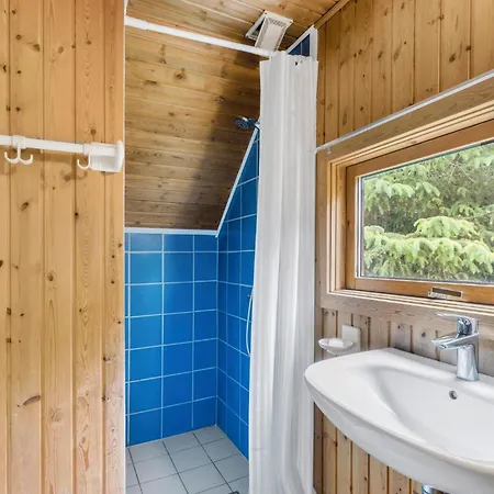 4 Bedroom Awesome In