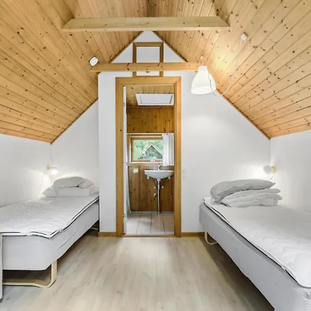 Дом отдыха 4 Bedroom Awesome In